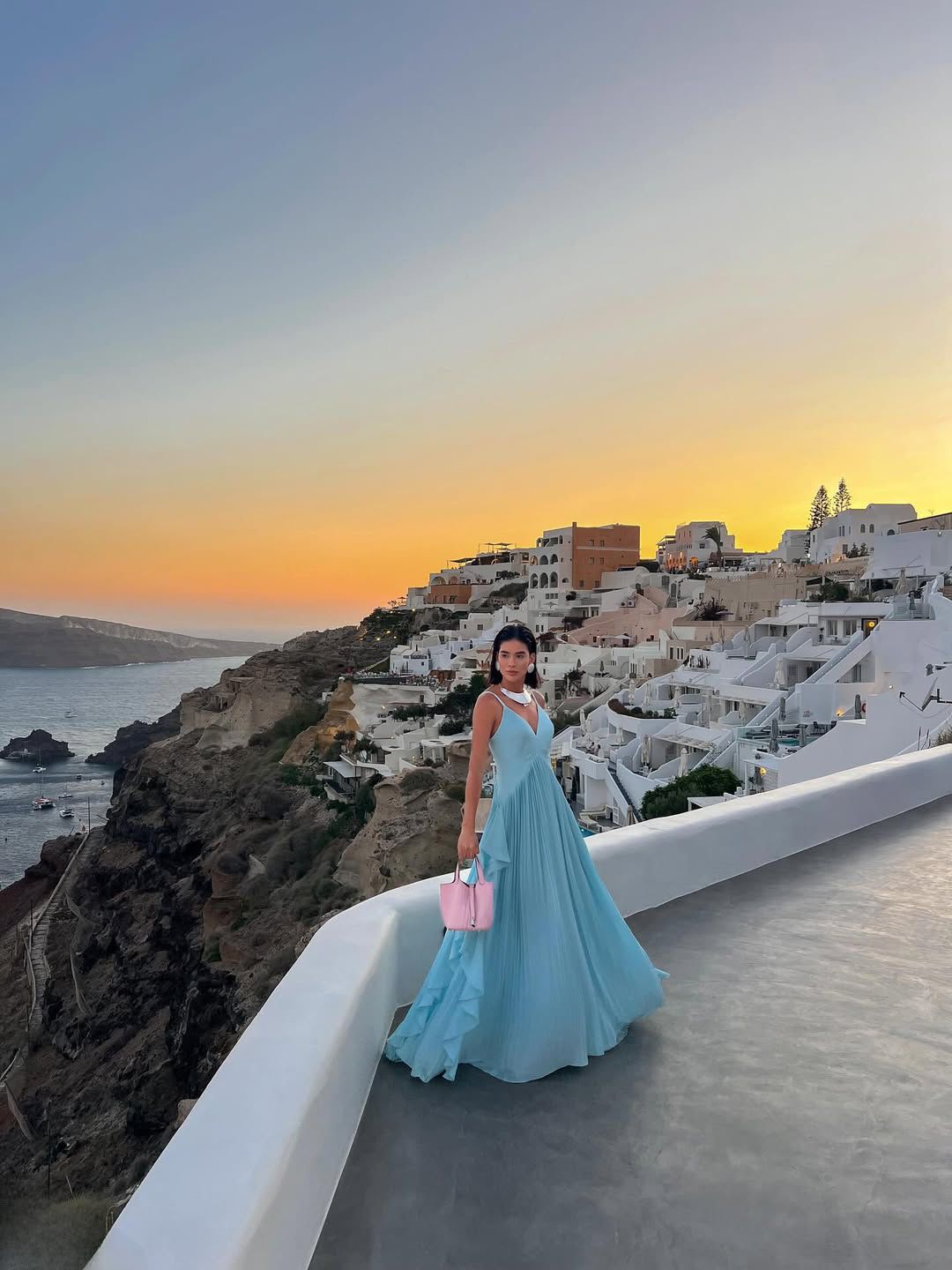 Robe pêche satinée